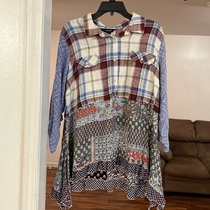 EUC | Ali Miles High Low Mixed Media Top